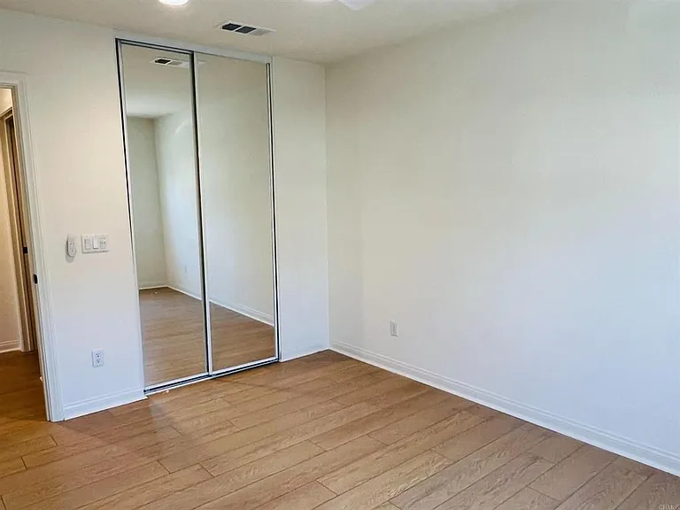 530 Longmeadow St — Photo 36