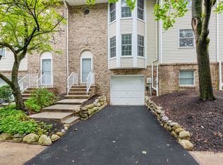 62 Brookstone Cir, Morris Plains, NJ 07950