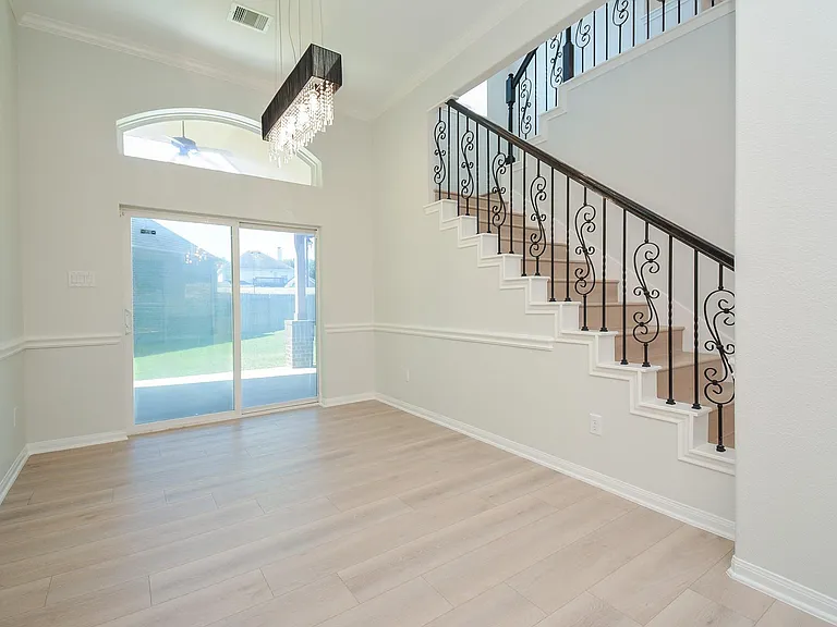 6403 Edinburgh Ct — Photo 5