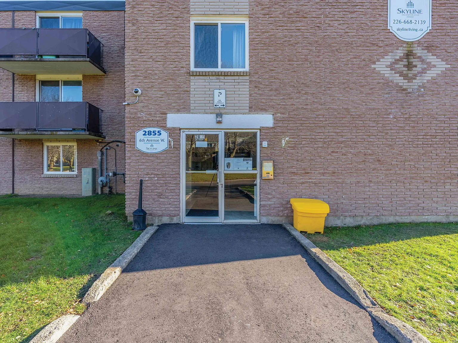 Thompson Manor Apartments — Photo 4