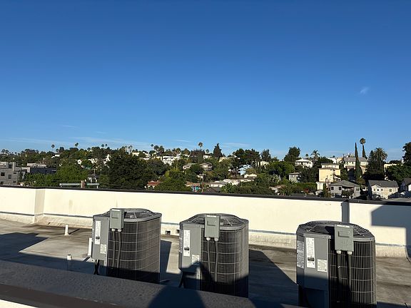 3rd image of 627 N Dillon St #403