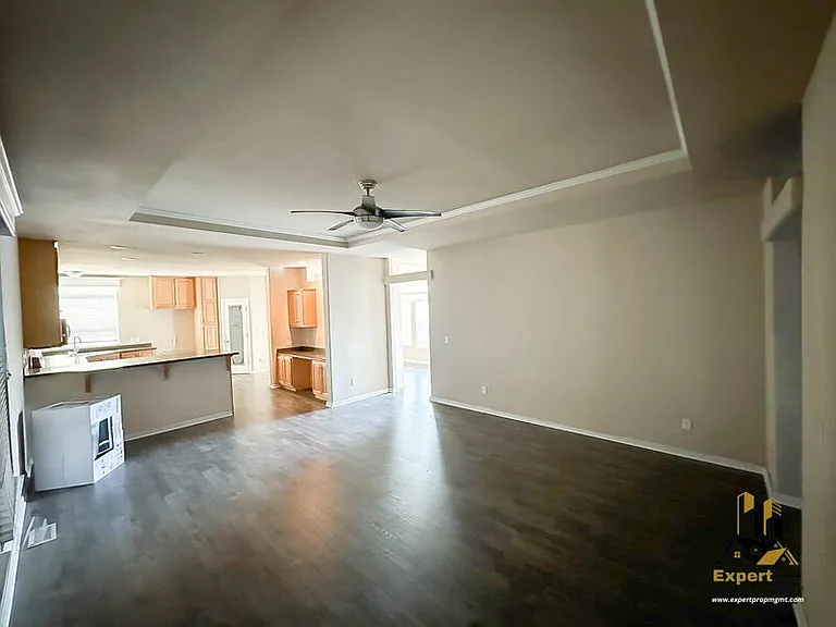 318 Hickory St — Photo 6