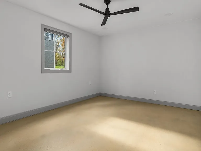 4613 Villa Green Dr — Photo 37