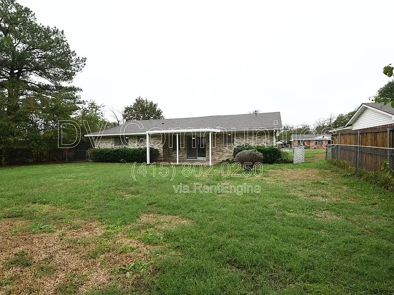 1607 Anthony St — Photo 4