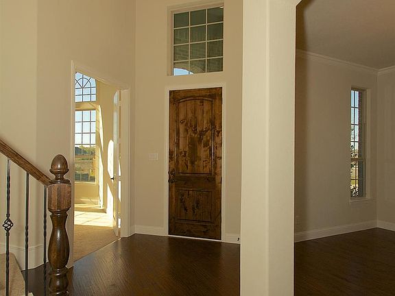 5th image of 722 Beaver Creek Dr