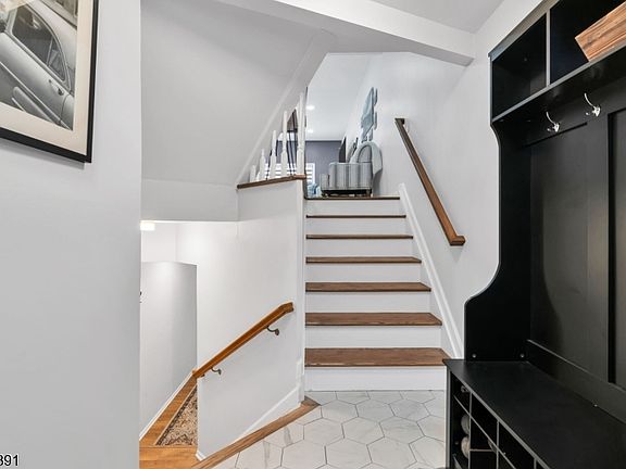 3rd image of 106 Frogtown Rd