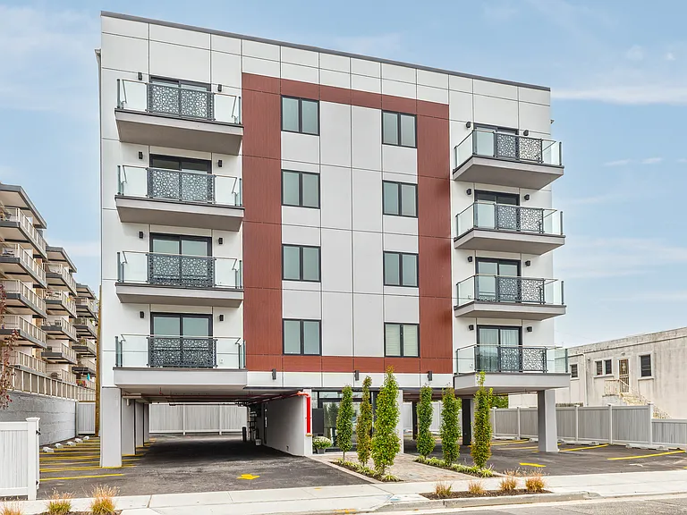 848 E Broadway #3B — Photo 16