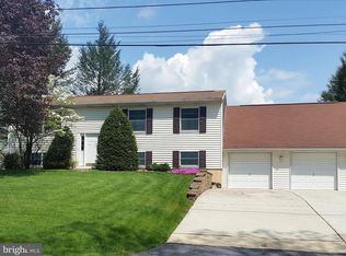 7736 Green Hill Rd, Harrisburg, PA 17112