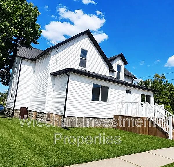 770 Richie Ave — Photo 2