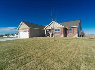 9713 Quapaw Ct, Mascoutah, IL 62258