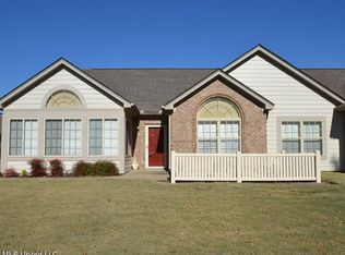 8799 Parkview Oaks Cir, Olive Branch, MS 38654