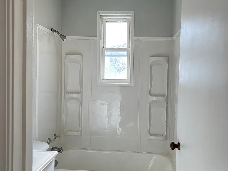 405 Linden Cir #4 — Photo 10