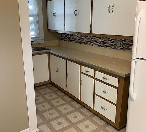 5th image of 1430 Punhoqua St