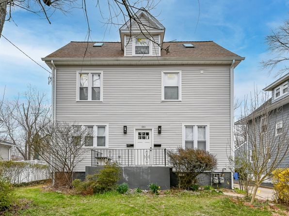 221 Walnut St FLOOR 2