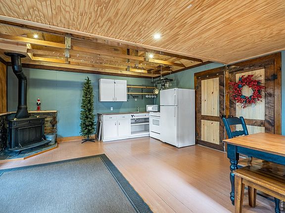 4th image of 37 Teddys Ln