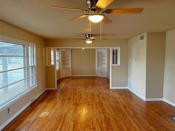 2nd image of 3509 E 4th St