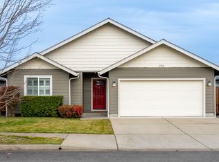 2262 Gayle Way, Grants Pass, OR 97527