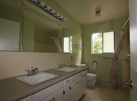 5th image of 1472 Terry Dr
