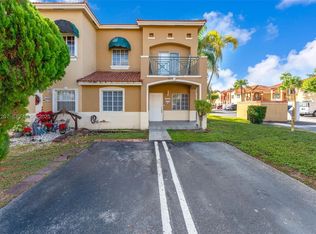 Vista Alegre Townhomes Vi, Miami, FL 33177