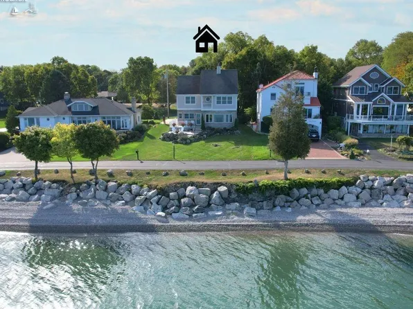 4376 E Cliff Rd, Port Clinton, OH 43452