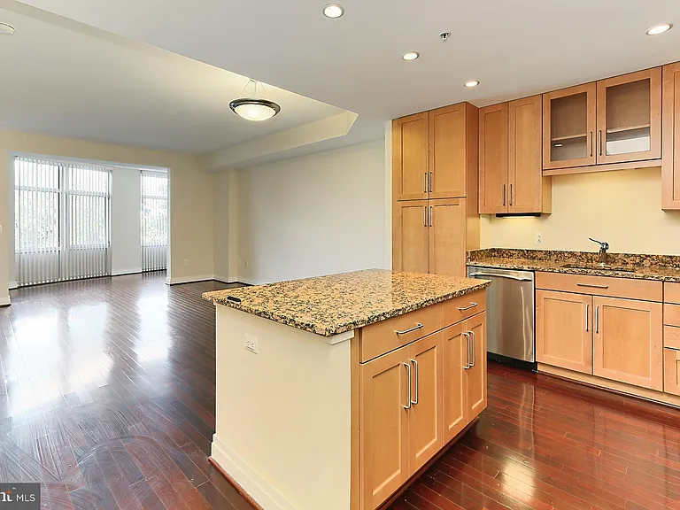 8220 Crestwood Heights Dr #302 — Photo 10