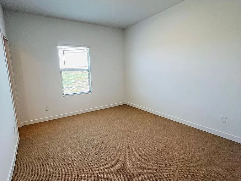 28021 N 28th Ave — Photo 13