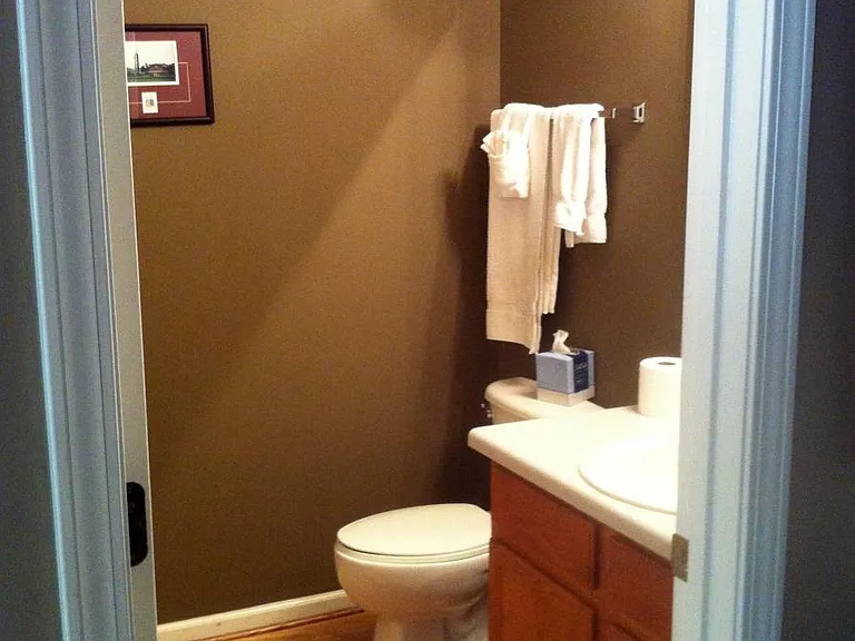 1/2 Bath