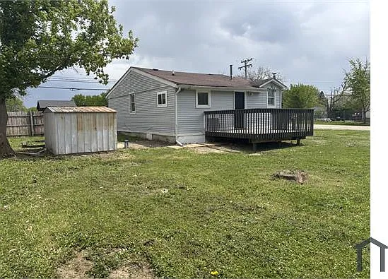 43050 N Lake Ave — Photo 3