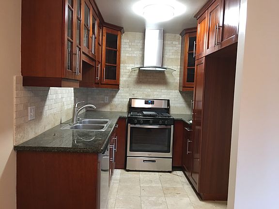 4th image of 3220 Altura Ave APT 111
