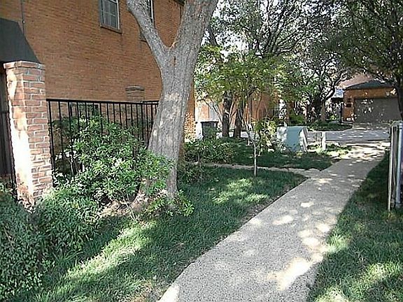 3rd image of 5726 Remington Park Sq