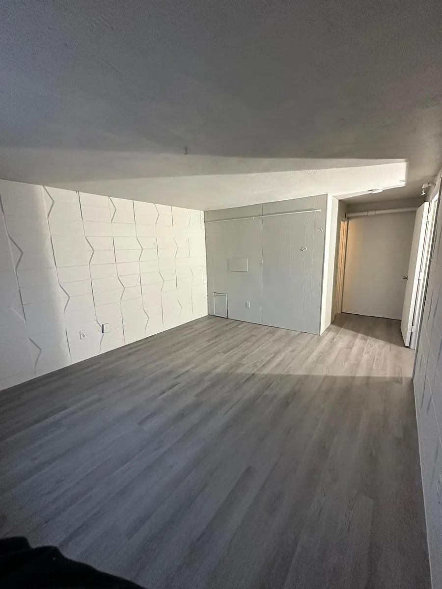 Building Photo - 1637 Washington Ave #12