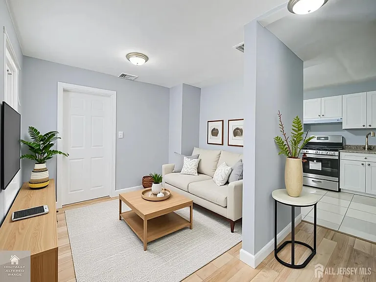 314 Seaman St #2 — Photo 6
