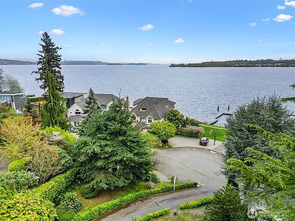 4th image of 11150 Champagne Point Road NE