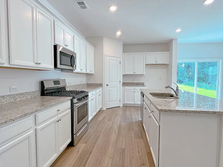 366 Golden Eagle Pkwy — Photo 5
