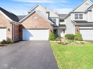 1136 Lillian Ln, West Chicago, IL 60185