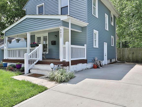 2nd image of 2047 Margaret Ave