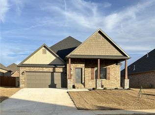 1060 Flat Rock St, Bentonville, AR 72713