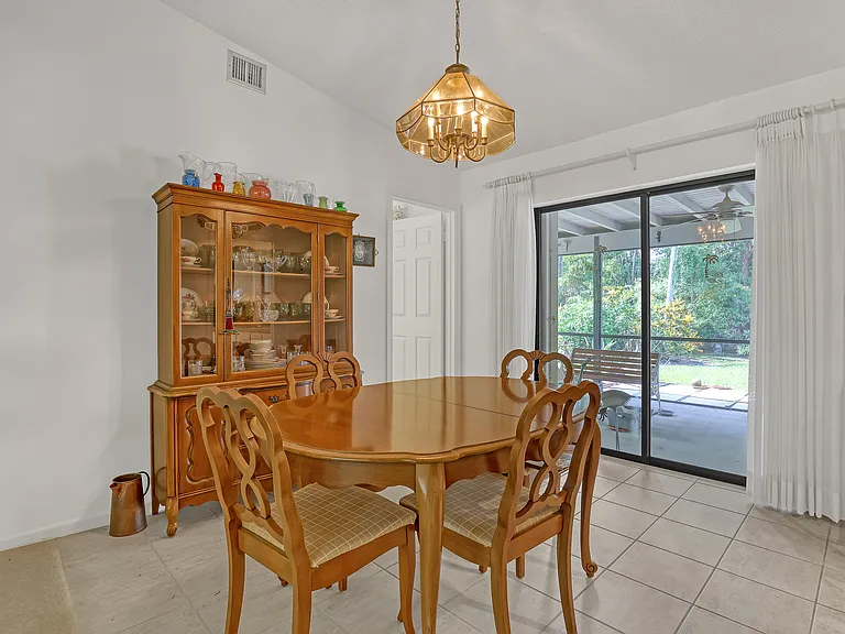 5548 Shirley Dr — Photo 10