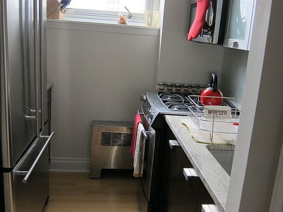 2nd image of 211 E 46th St #31A