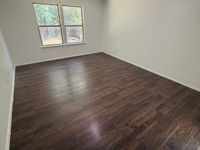 1223 Alhambra Dr — Photo 4