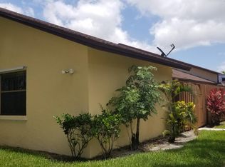 423 Springdale Cir, Palm Springs, FL 33461