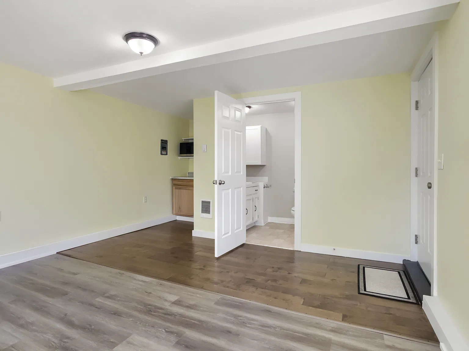 Studio, 294 sqft, $1,050 — Photo 4