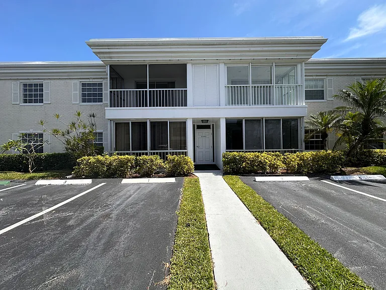 6299 Bay Club Dr #3 — Photo 4