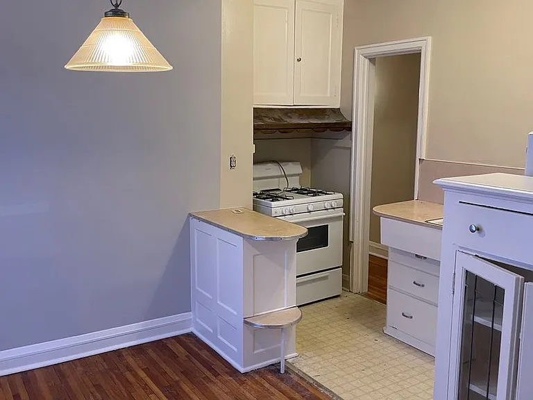 Taylor Apartments — Photo 7