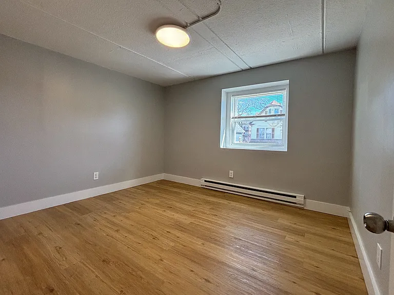 89 Woodrow Ave #6 — Photo 3