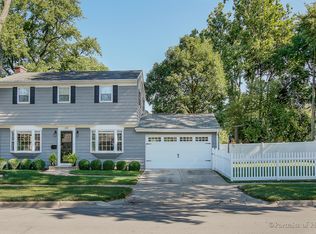 1107 E Harrison Ave, Wheaton, IL 60187