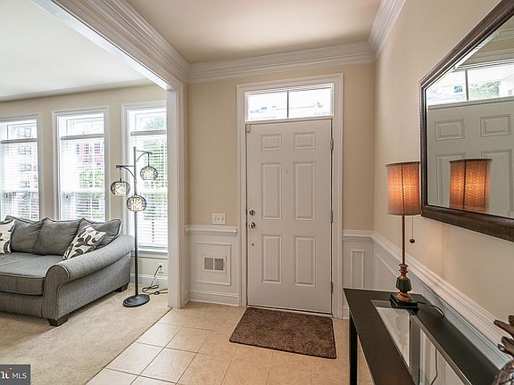 3rd image of 9538 Canonbury Sq