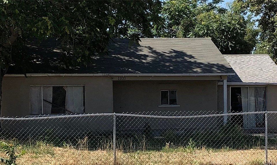 1st image of 1103 E 3rd St