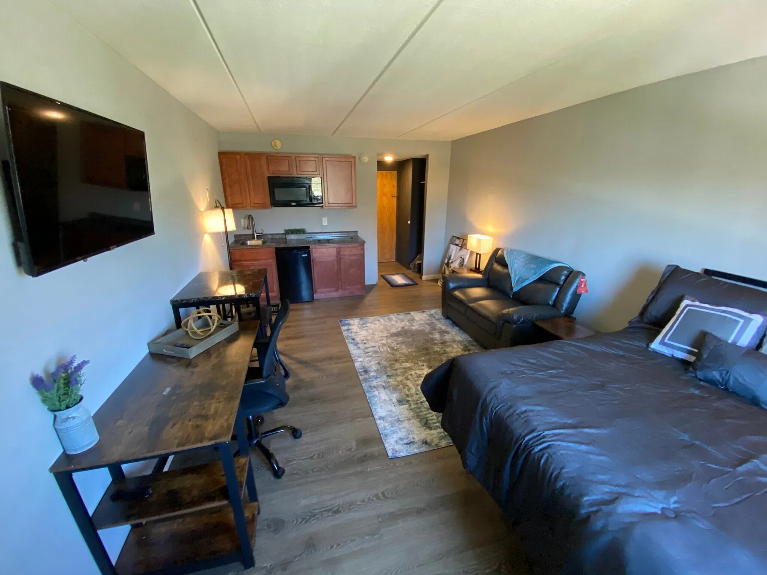 Studio, 200 sqft, $850 — Photo 2