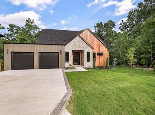 13 Hermitage Ln, Bella Vista, AR 72715